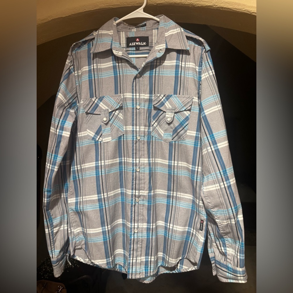 Airwalk Men's Casual Gray and Blue Checkered Shirt